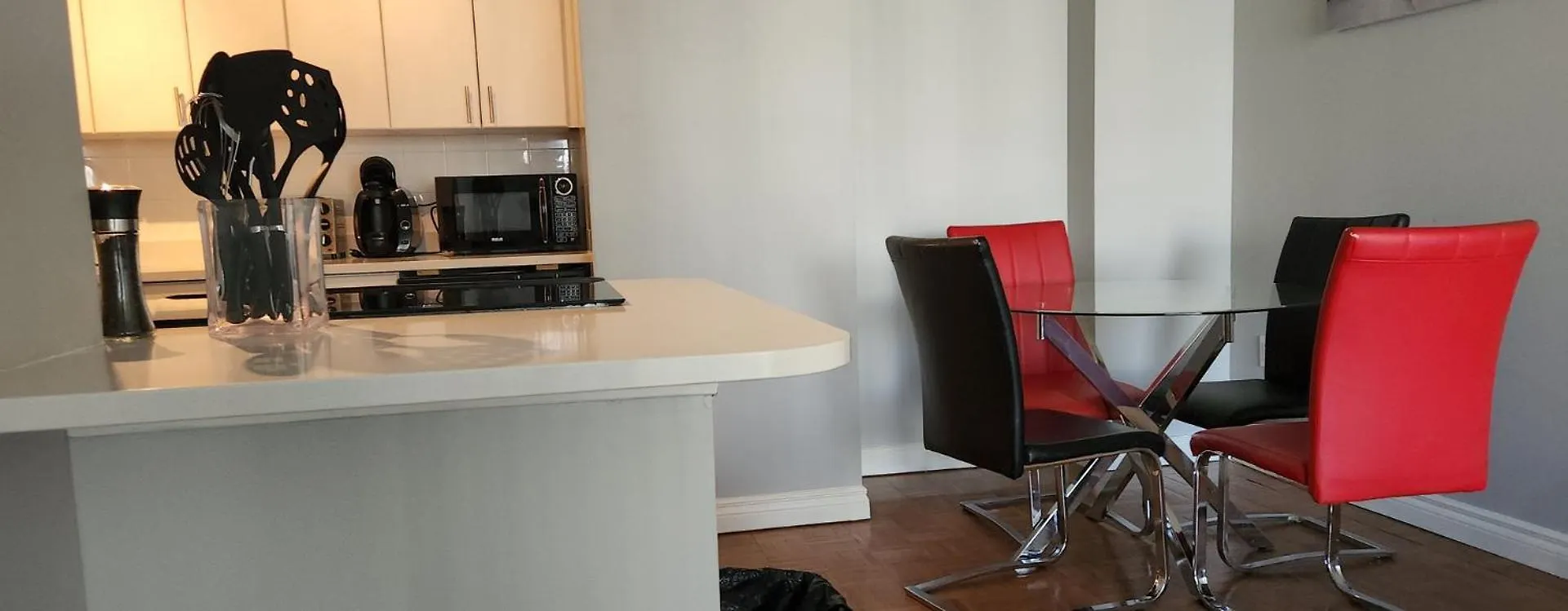 Cozy Calgary Getaway Apartment 0*,